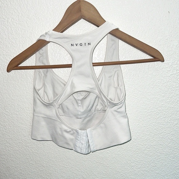 NVGTN Women’s Right Hook Closure Flawed Sports Bra - Picture 5 of 8